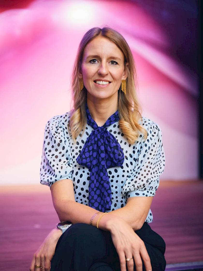 Verena Gründel, Gastgeberin, Director Brand & Communications der DMEXCO, Moderatorinbeim Wherever Whenever – Work Culture Festival 2026. Foto: © Verena Gründel