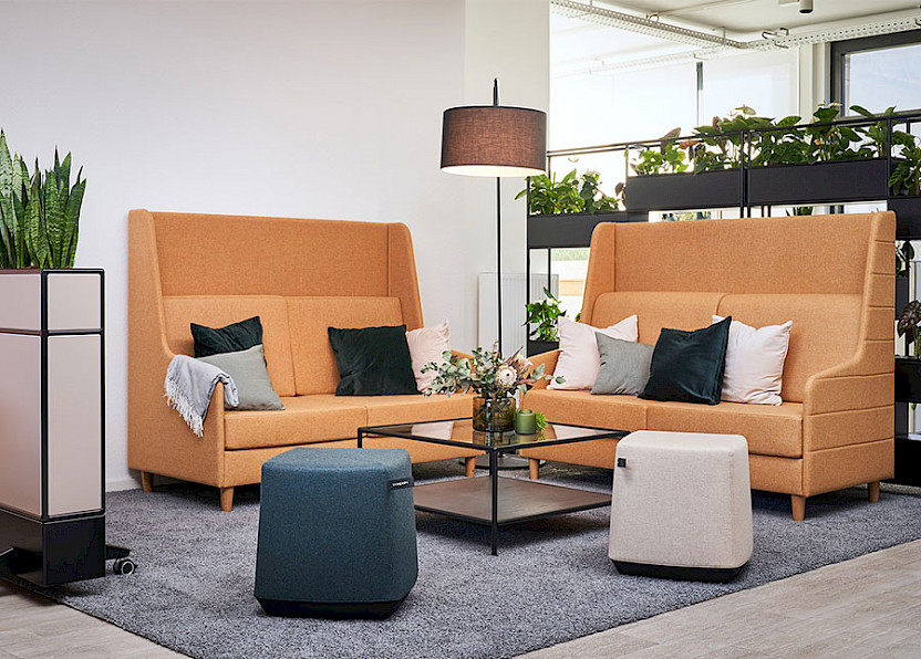 Cosy retreat: The new lounge designs by Dauphin create a communication-friendly working environment in which employees feel comfortable and turn the office and into a place to meet. Photo: Dauphin HumanDesign® Group