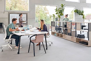 Office situation with se-Matrix furniture by Sedus