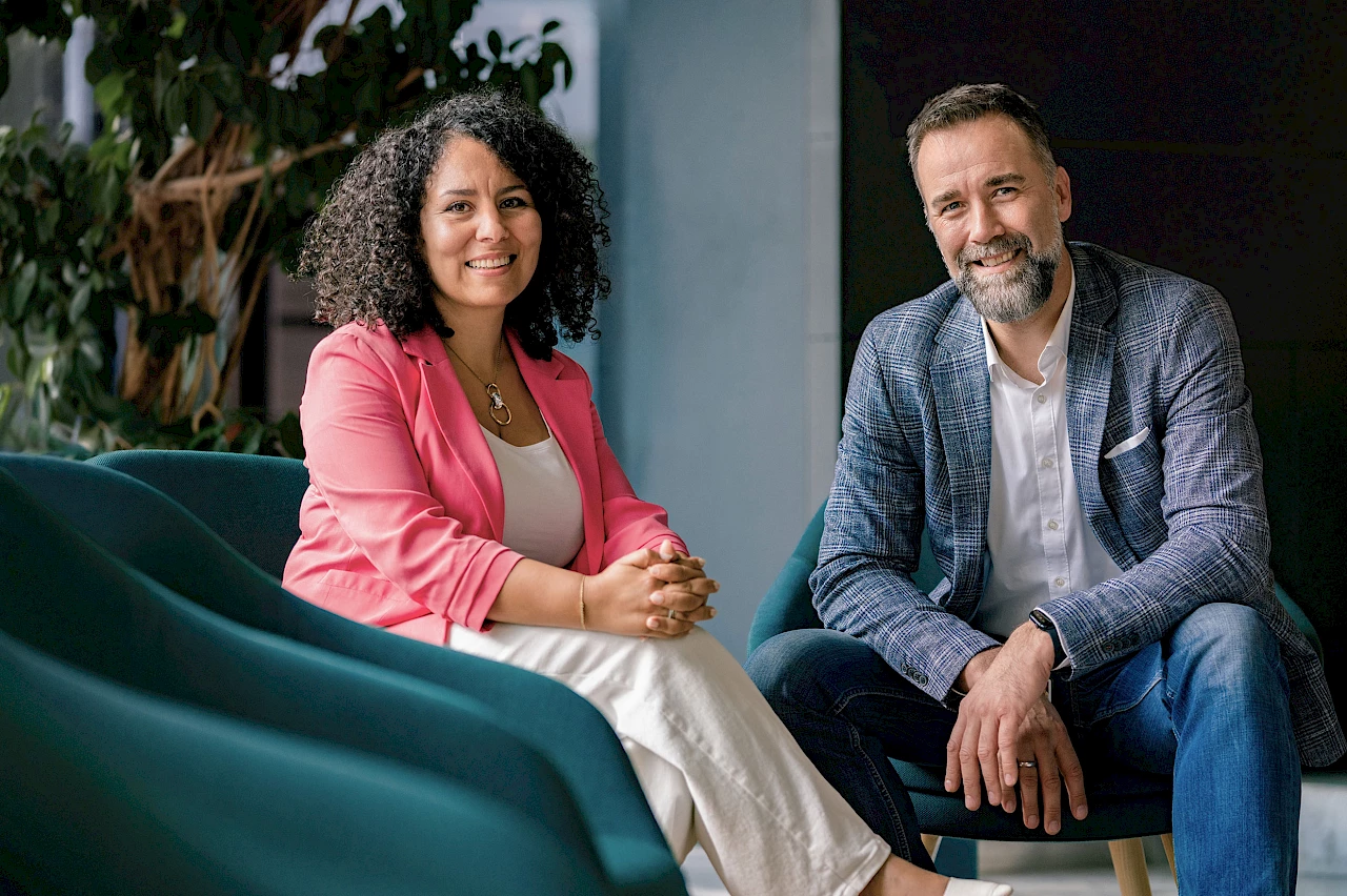 Amira Romani und Peter Aulbach vom Siemens Healthineers Innovation Center