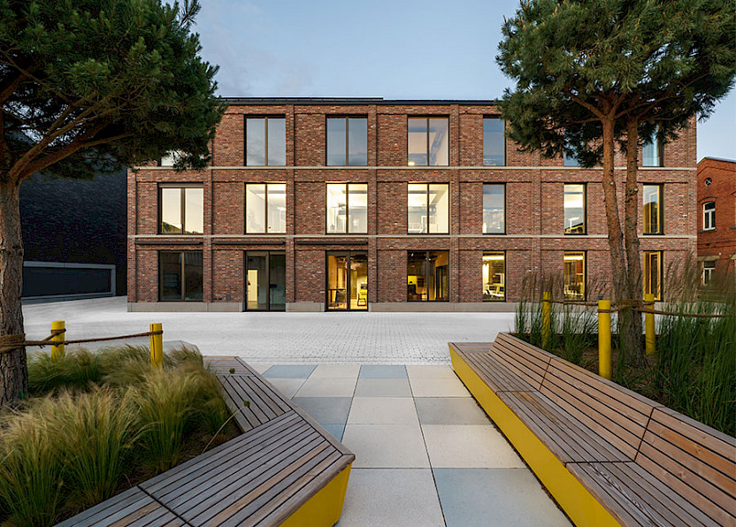 RESI Gebäude Außenansicht. Bild: hehnpohl architektur bda RESI Gebäude Außenansicht. Bild: hehnpohl architektur bda