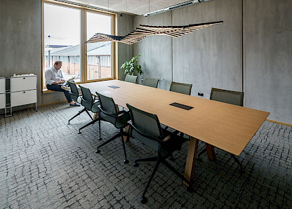 Besprechungsraum 2. OG. Bild: hehnpohl architektur bda Besprechungsraum 2. OG. Bild: hehnpohl architektur bda