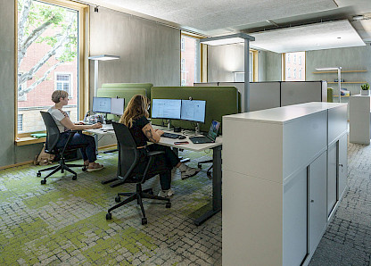 Desksharing Arbeitsplätze. Bild: hehnpohl architektur bda Desksharing Arbeitsplätze. Bild: hehnpohl architektur bda