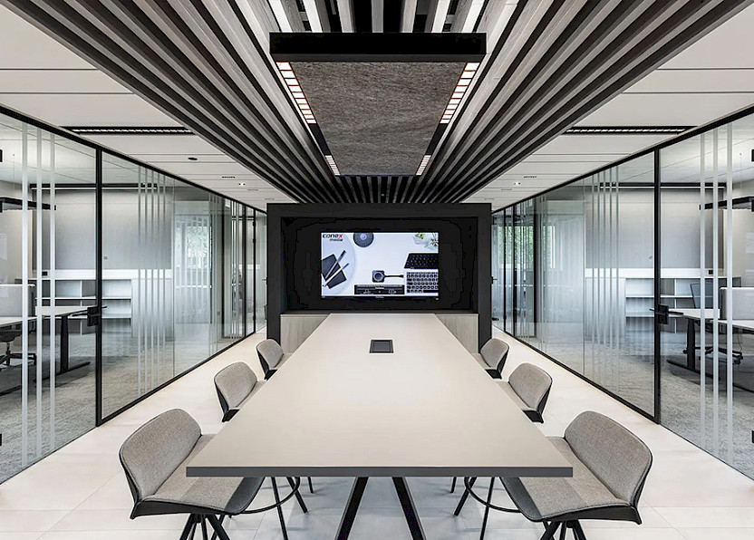 In den Meetingräumen bieten die DELTA Workbenches großen wie kleinen Teams eine flexible Möglichkeit, sich auszutauschen und effektiv zusammenzuarbeiten.