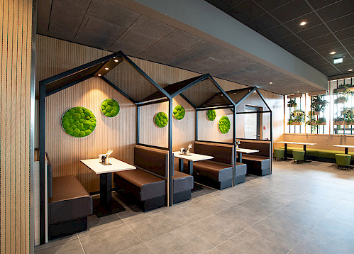 Juke Box Sitzbank mit Wandpolster, base4 Tischgestell