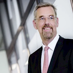 Licht- und Workplace-Experte Heiner Hans. Bild: TRILUX