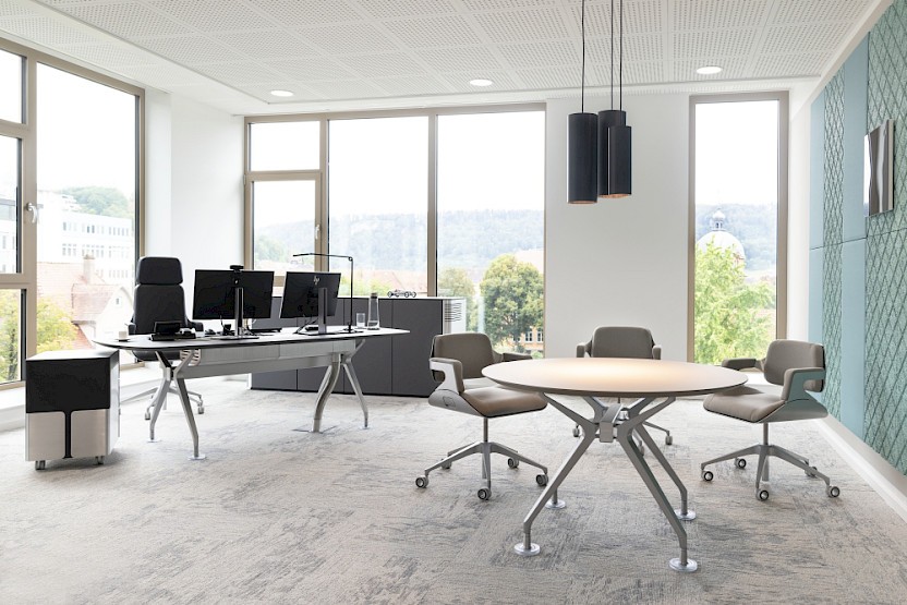 The executive floor of the Volksbank Albstadt, equipped with the chair model Silver. Photography: Interstuhl